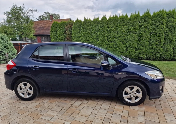 Toyota Auris cena 41900 przebieg: 139000, rok produkcji 2011 z Poddębice małe 154